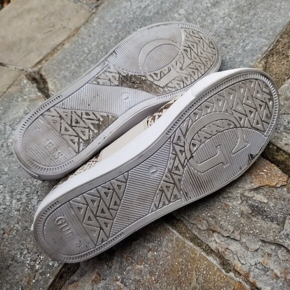 Guess Snake Animal Print Sneaker Size 7 - Picture 9 of 11